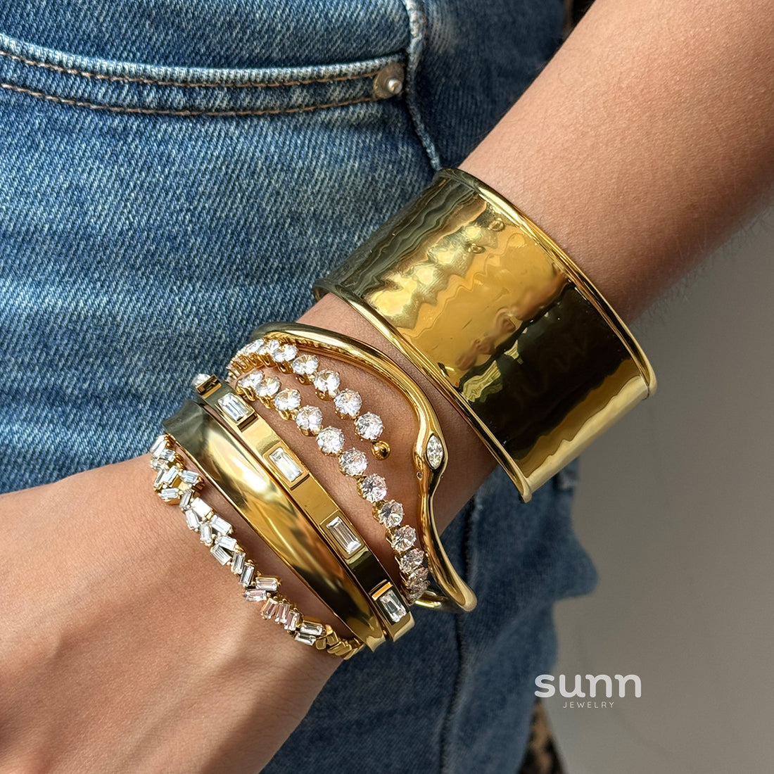 Madigan Zircon Snake Bracelet [E8ZDP81V]