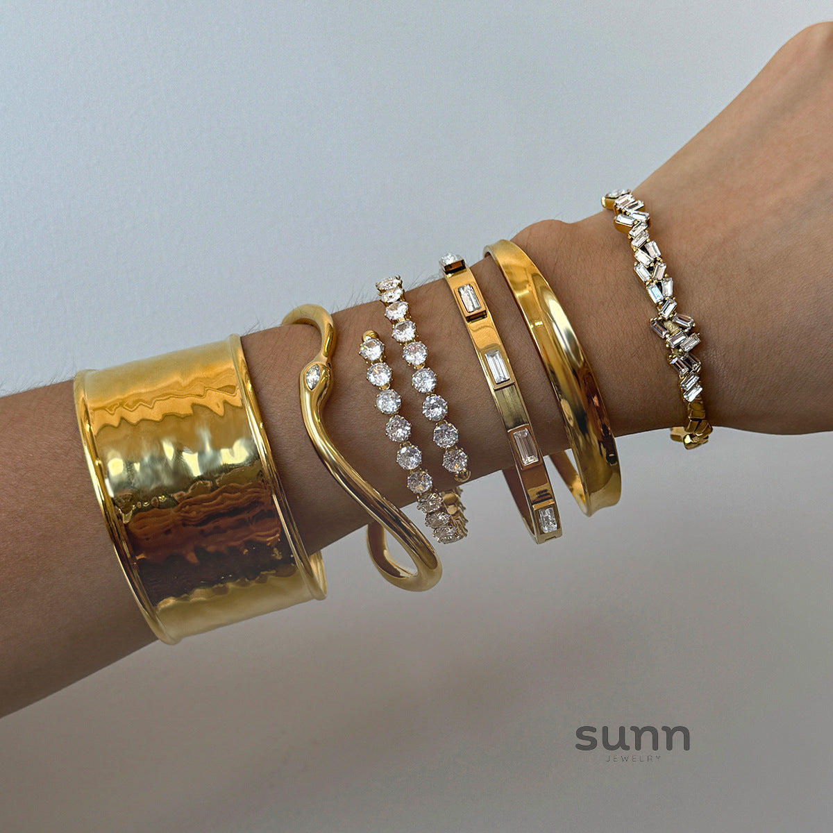 Madigan Zircon Snake Bracelet [W5N4T334]