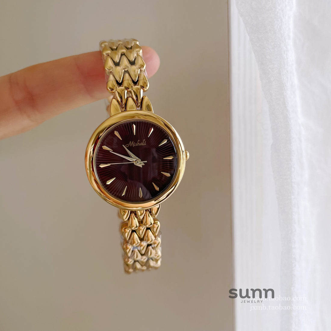 Madilynn Retro Round Timepiece [NEFFPZ60]