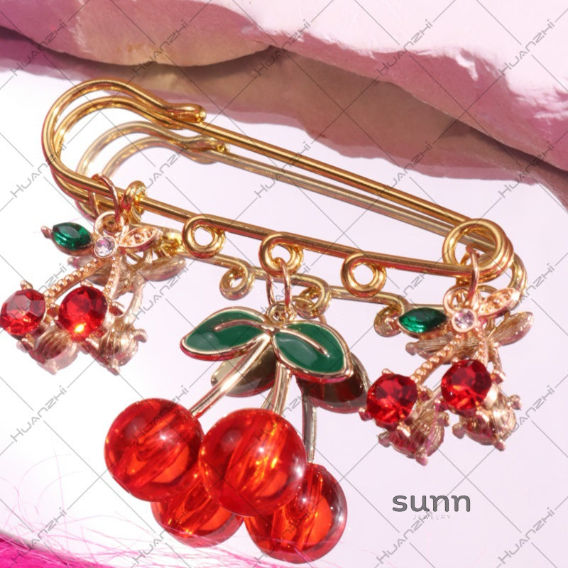 Mae Enamel Cherry Pin [FE673EX0]