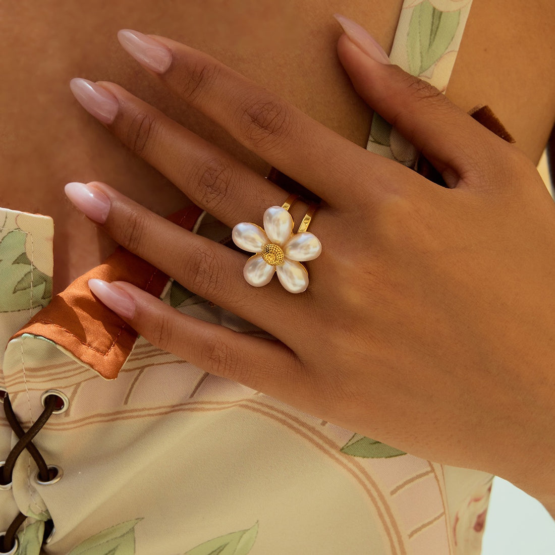 Mae Pearl Bloom Ring [VRTI41FE]