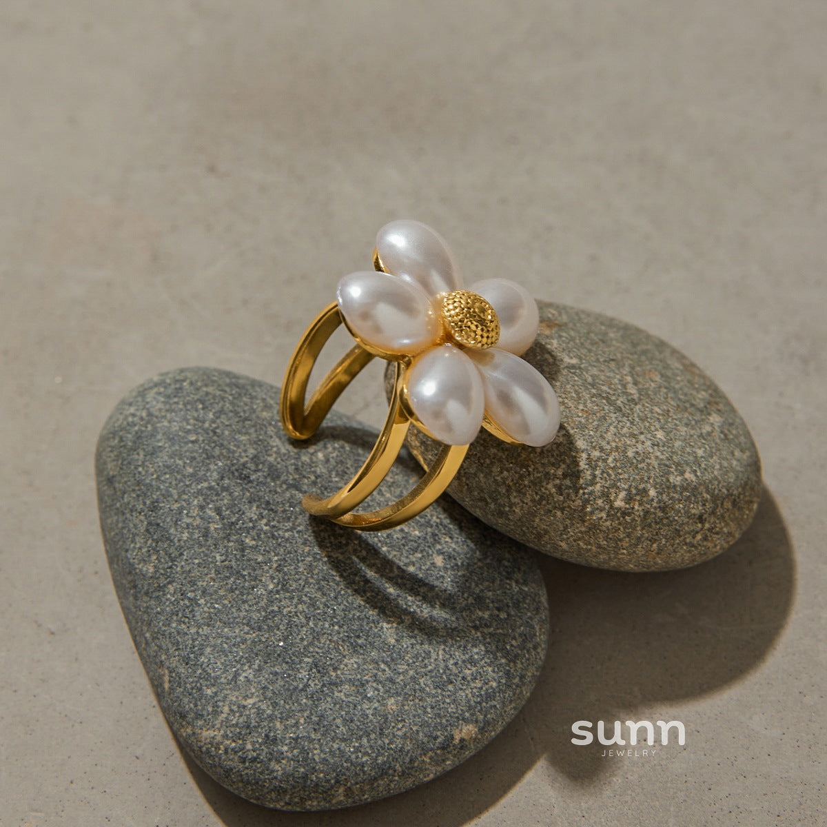 Mae Pearl Bloom Ring [F37Z3XS1]