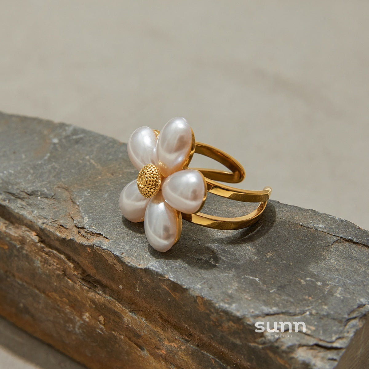 Mae Pearl Bloom Ring [ZVXBRV0I]