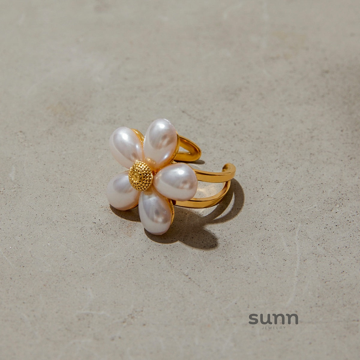 Mae Pearl Bloom Ring [4975WA7L]