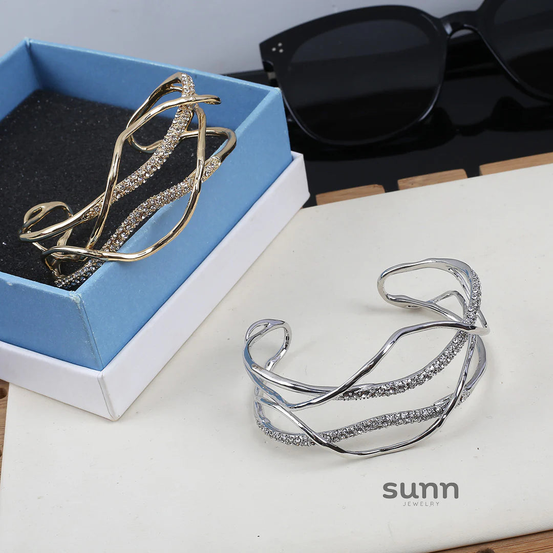 Maelee Twisted Open Cuff