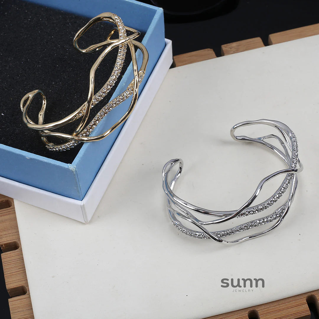 Maelee Twisted Open Cuff