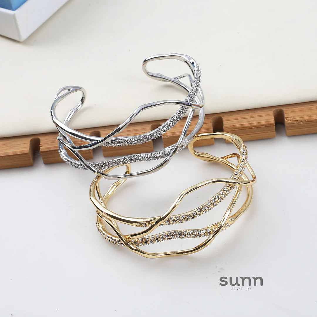 Maelee Twisted Open Cuff