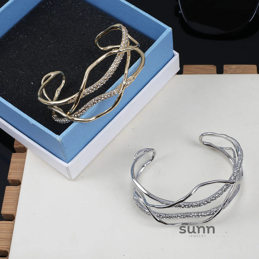 Maelee Twisted Open Cuff