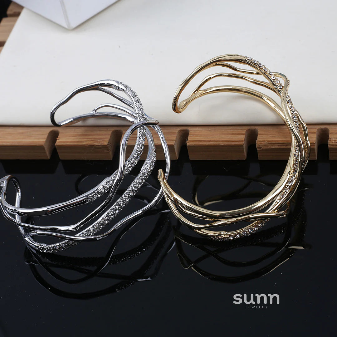 Maelee Twisted Open Cuff