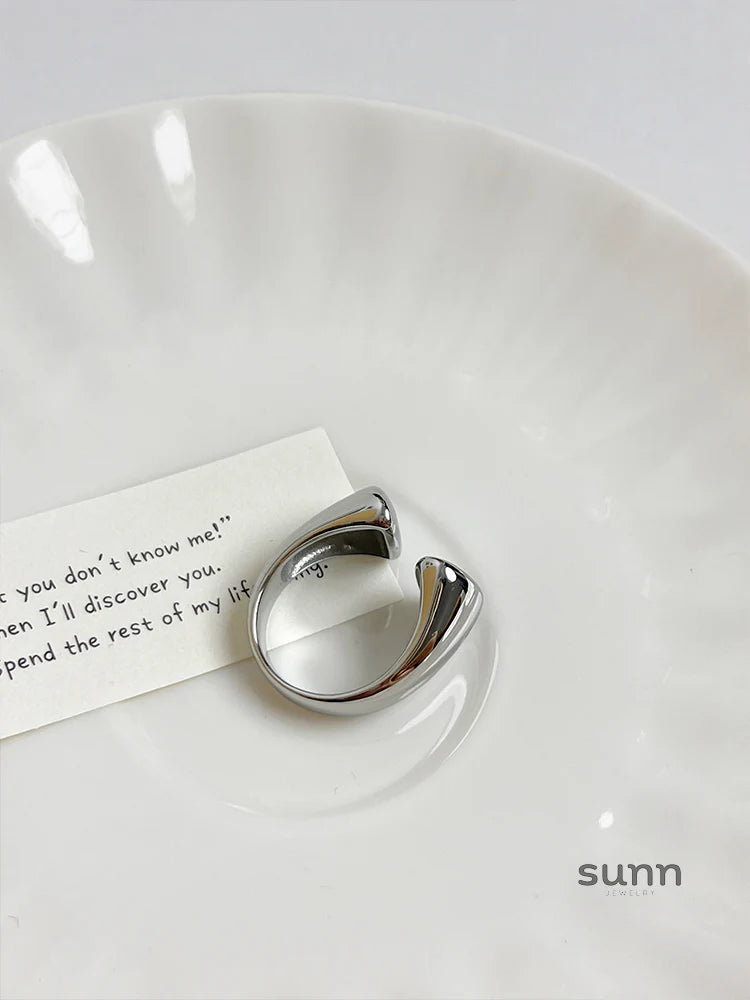 Maeleigh Sculptural Open Ring