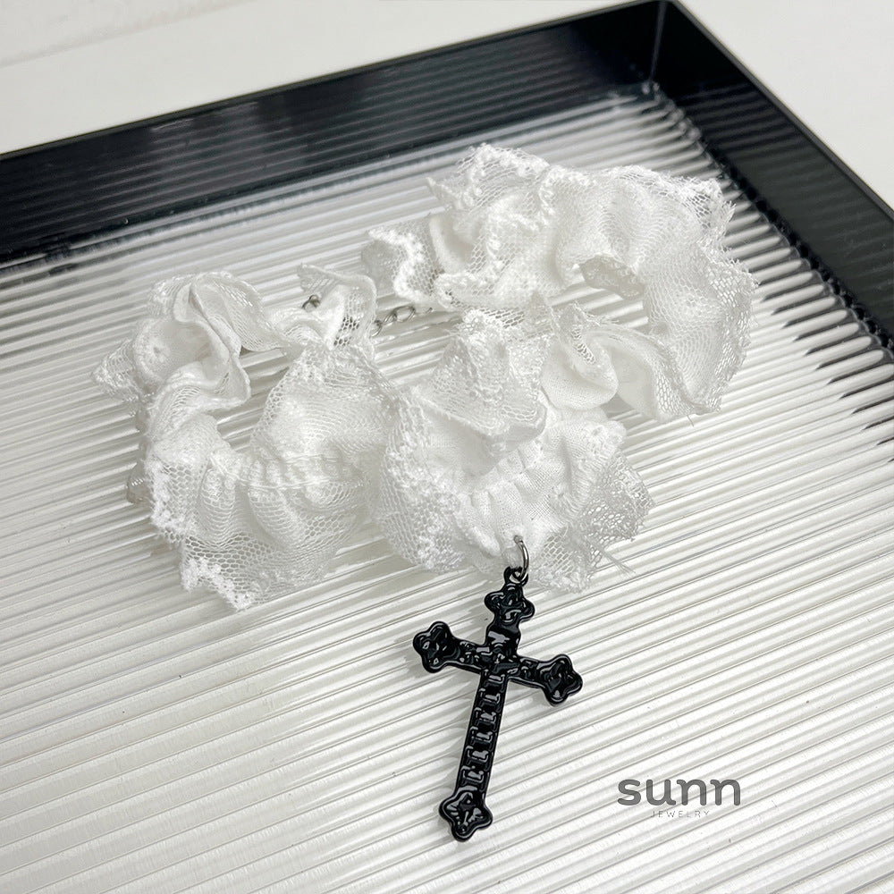 Maesyn Lace Cross Choker [VJUKIIVN]