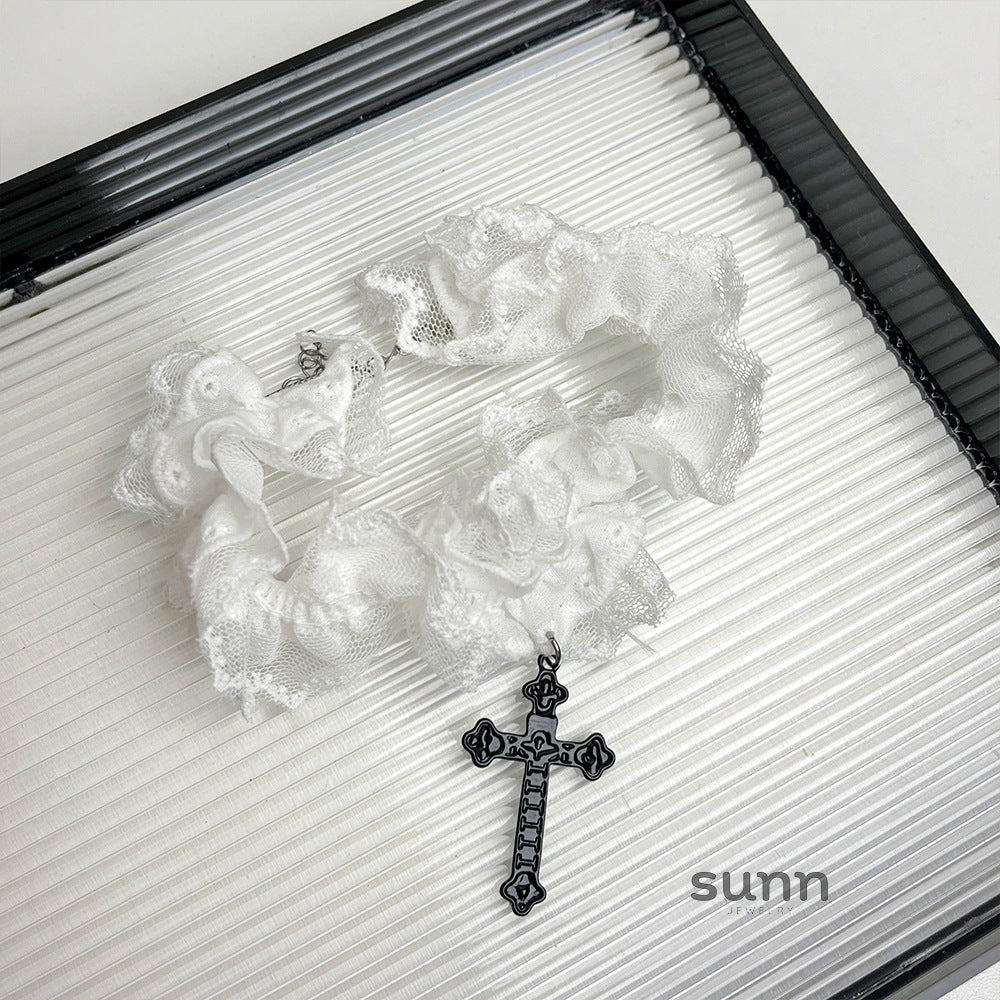 Maesyn Lace Cross Choker [75P2JFHQ]