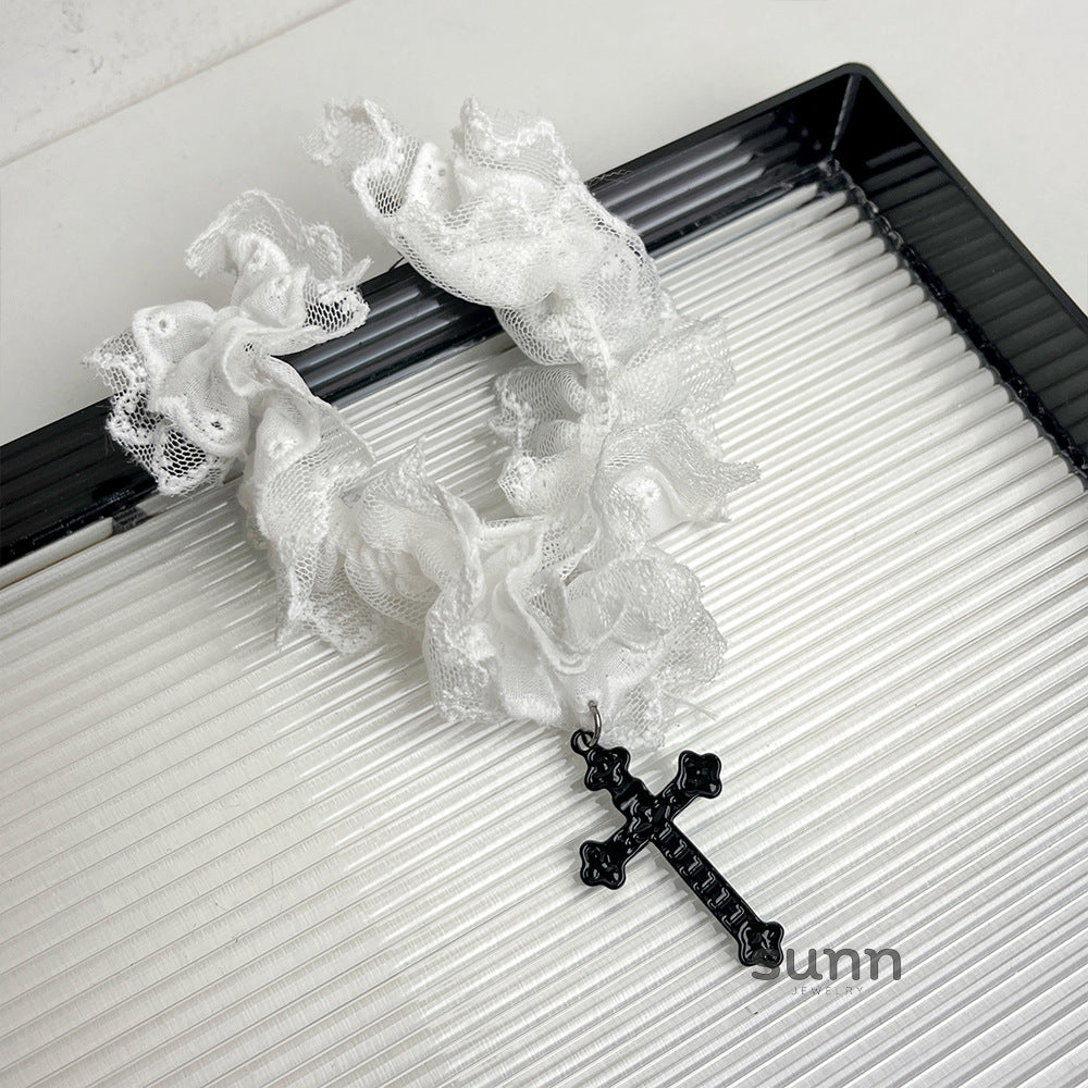 Maesyn Lace Cross Choker [JS15OQ8R]