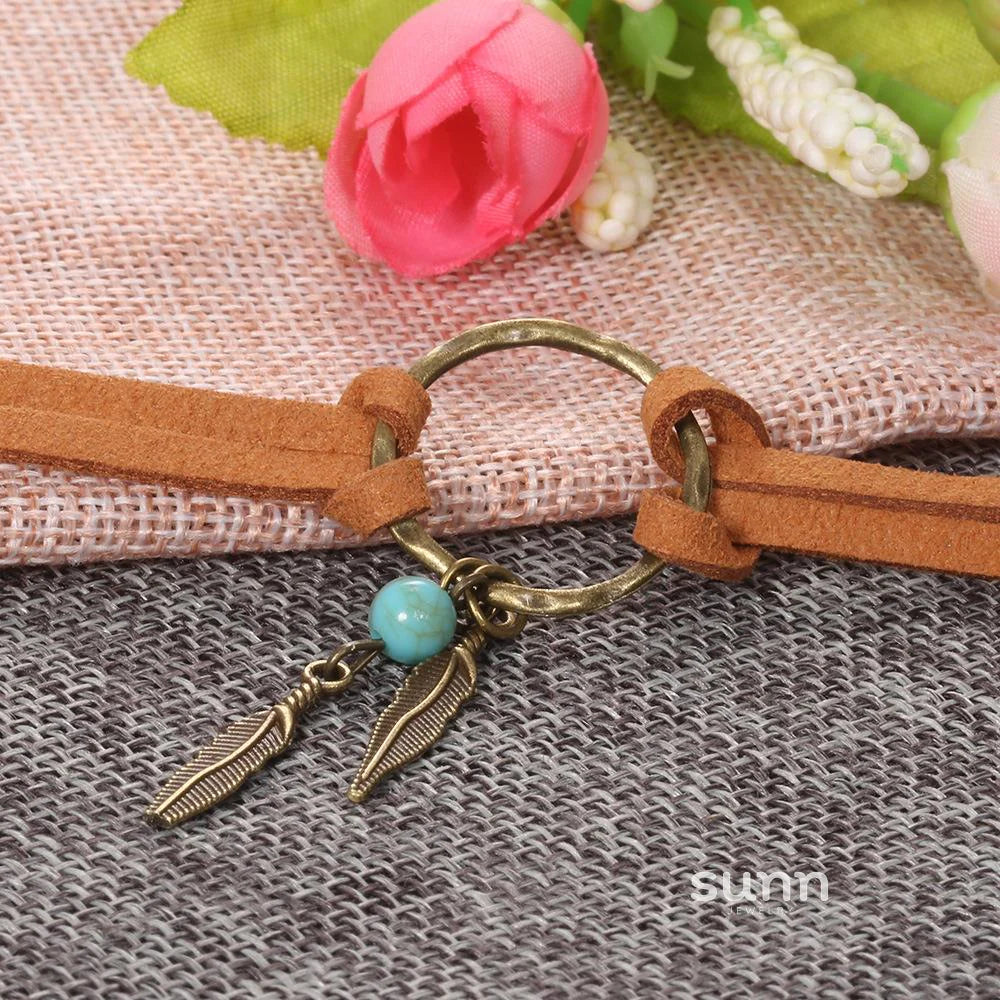 Magali Leaf Pendant Choker