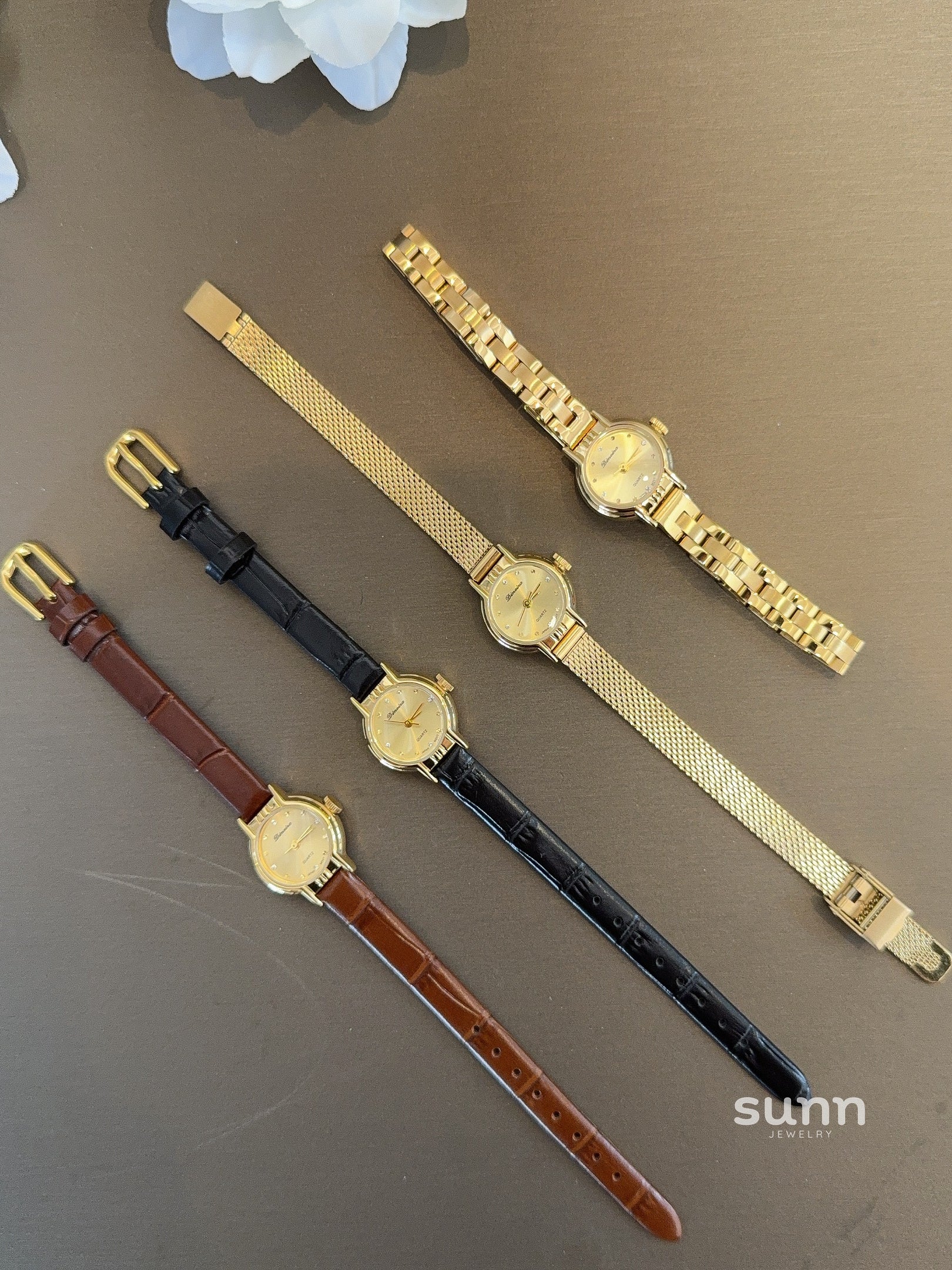Magdalena Retro Round Watch [4QZWD170]