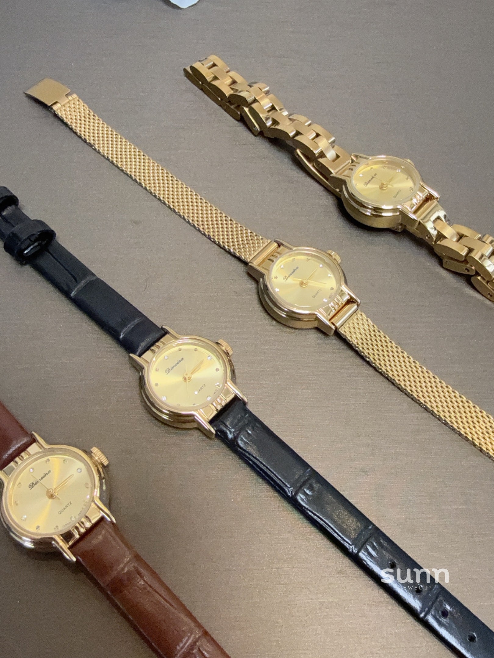 Magdalena Retro Round Watch [UFA05C0X]