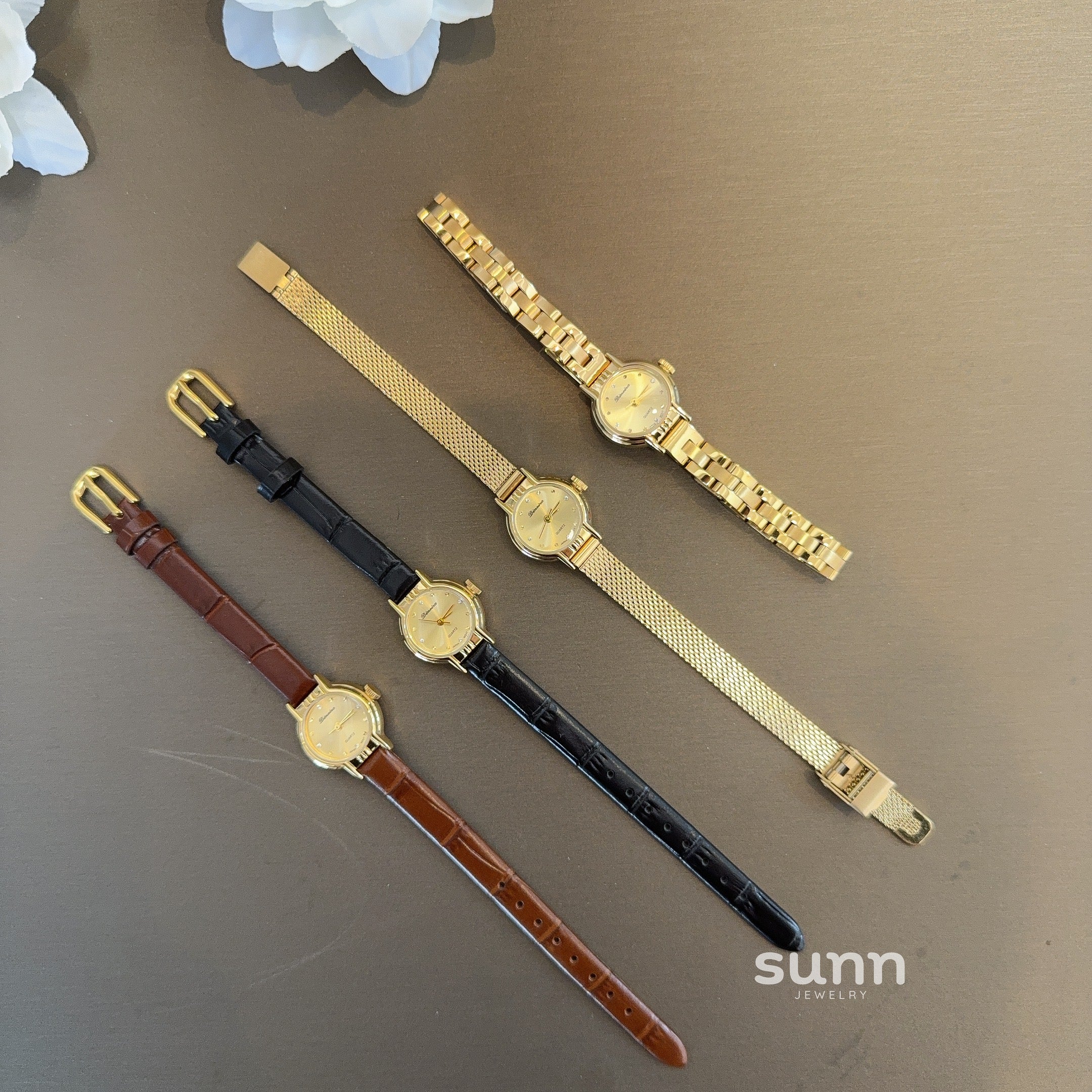 Magdalena Retro Round Watch [B6W2RBVG]