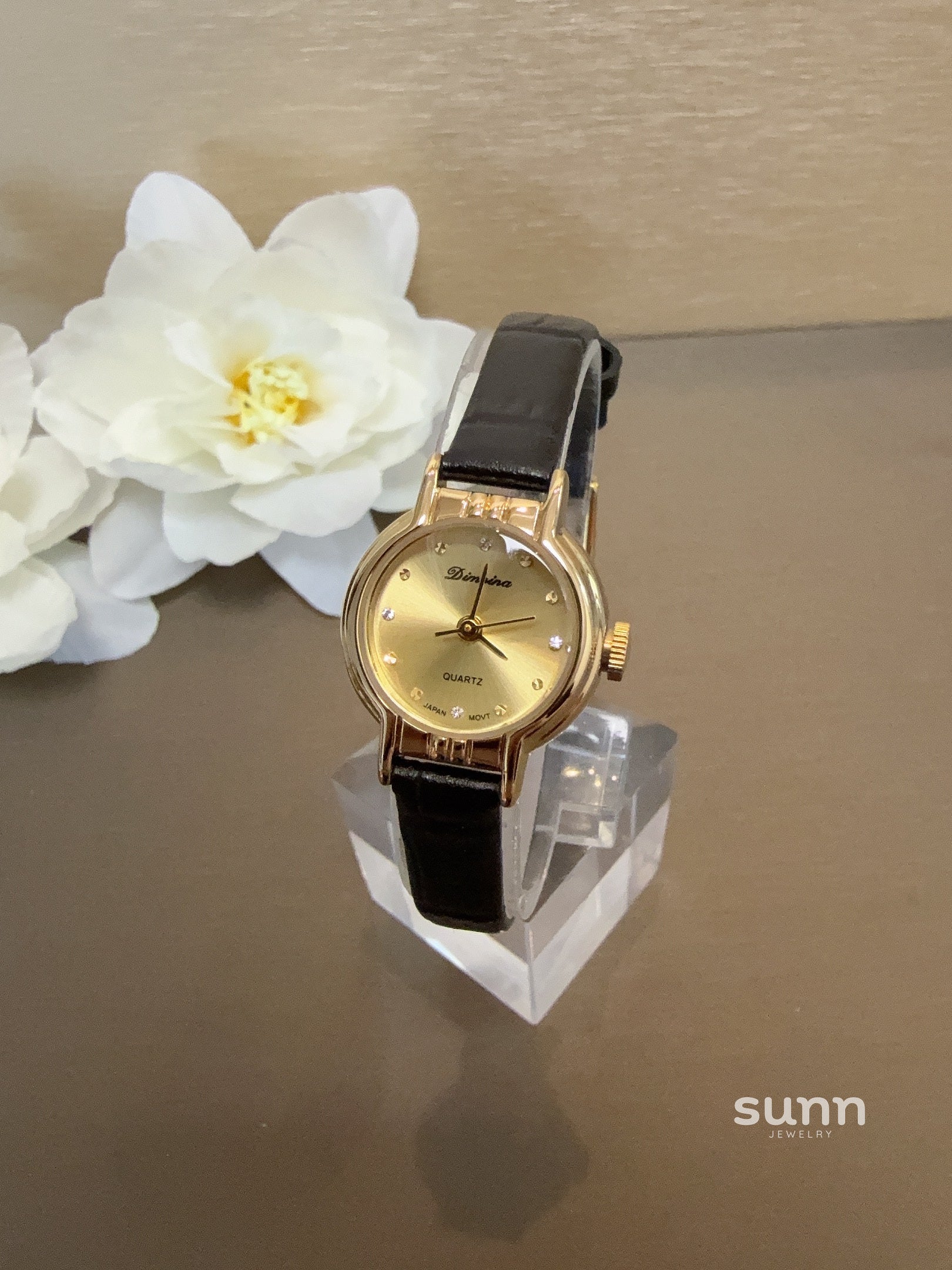 Magdalena Retro Round Watch [IW01F9N7]