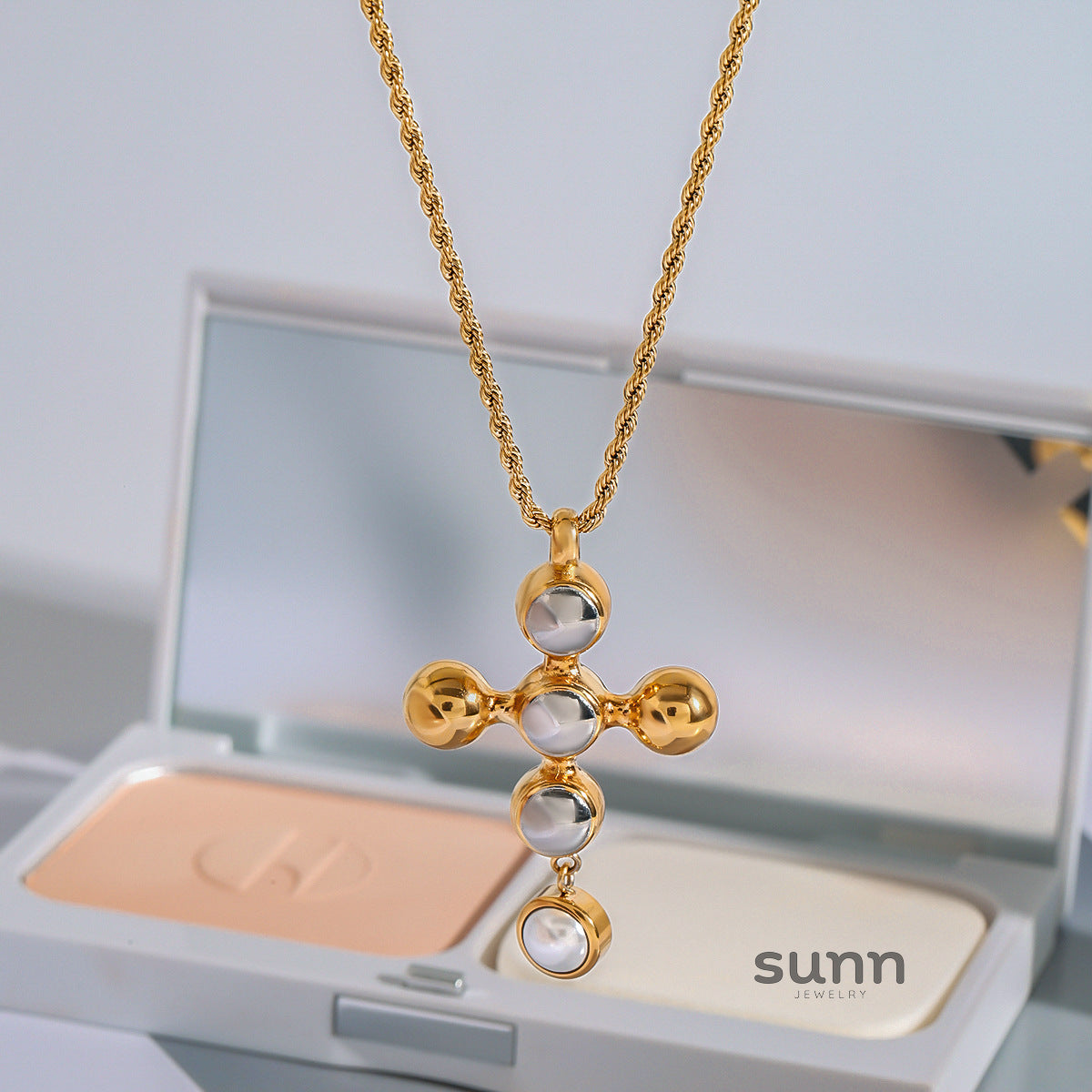 Magdalyn Delicate Cross Necklace [N3Y2YQ98]