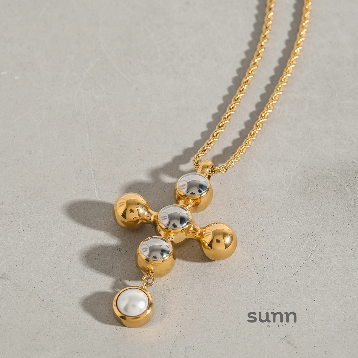 Magdalyn Delicate Cross Necklace [4NZ4UOL3]