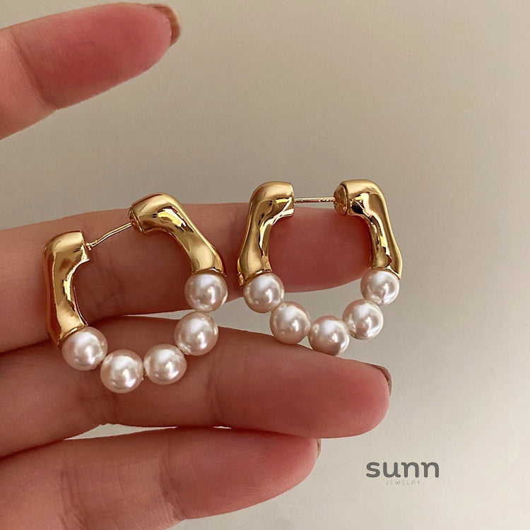 Mahnoor Pearl Front Back Earrings [PLUH87J4]