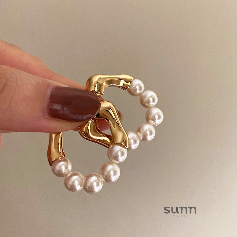 Mahnoor Pearl Front Back Earrings [N96BSC3R]