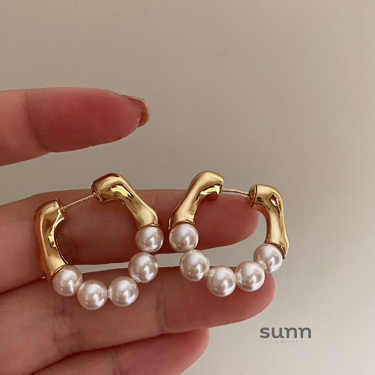 Mahnoor Pearl Front Back Earrings [PU4UKGYK]