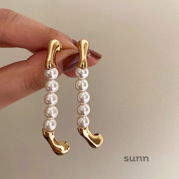 Mahnoor Pearl Front Back Earrings [6T1CYCVP]