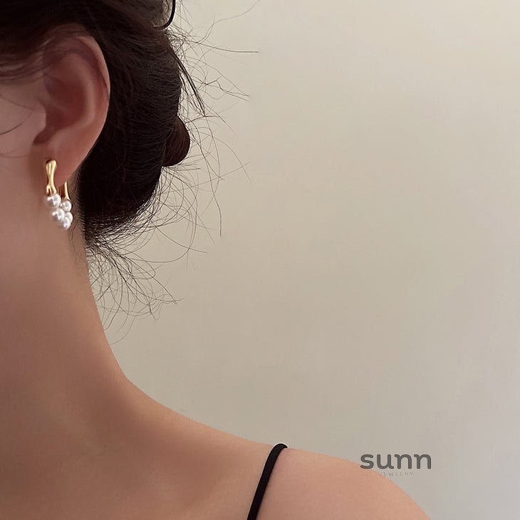Mahnoor Pearl Front Back Earrings [L85N8H2R]