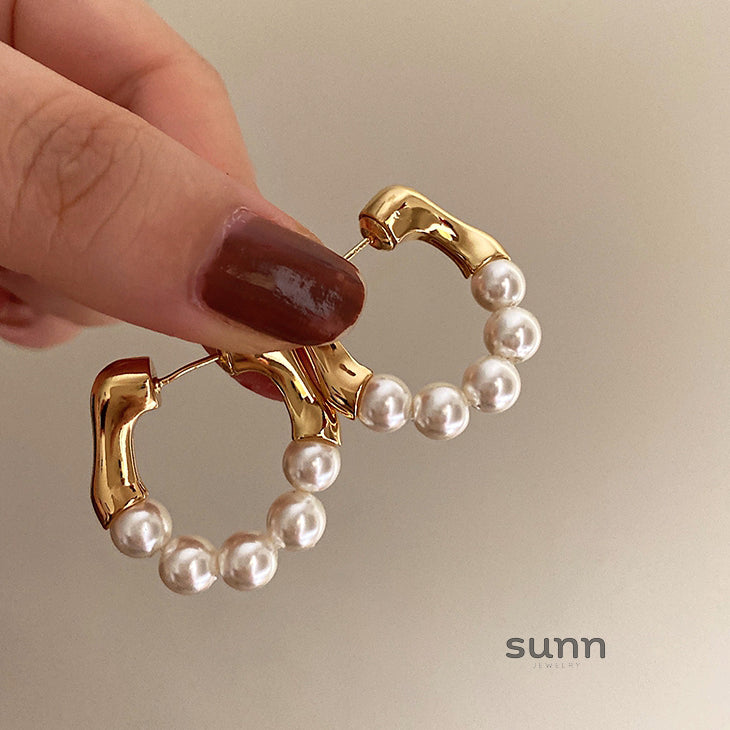 Mahnoor Pearl Front Back Earrings [SIZ7G6J2]
