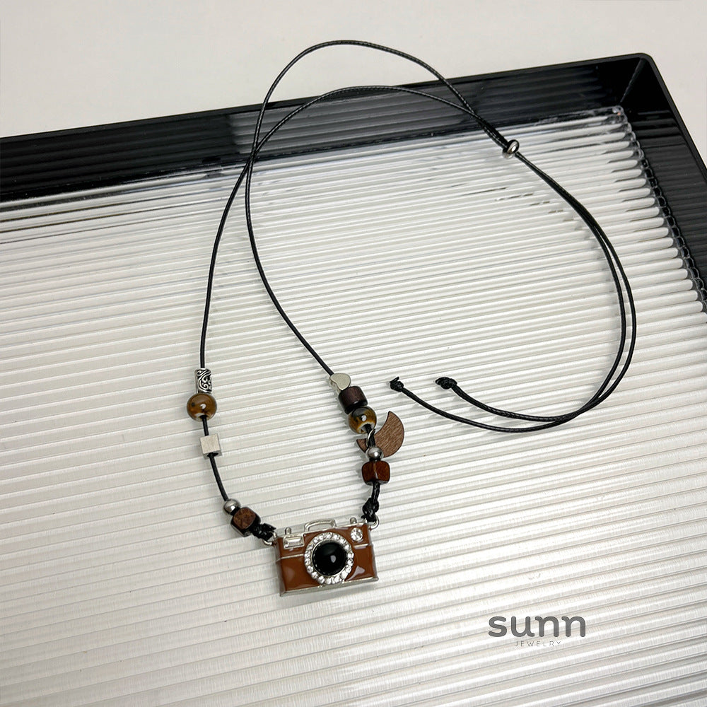 Maida Vintage Camera Necklace [IPA91OMQ]