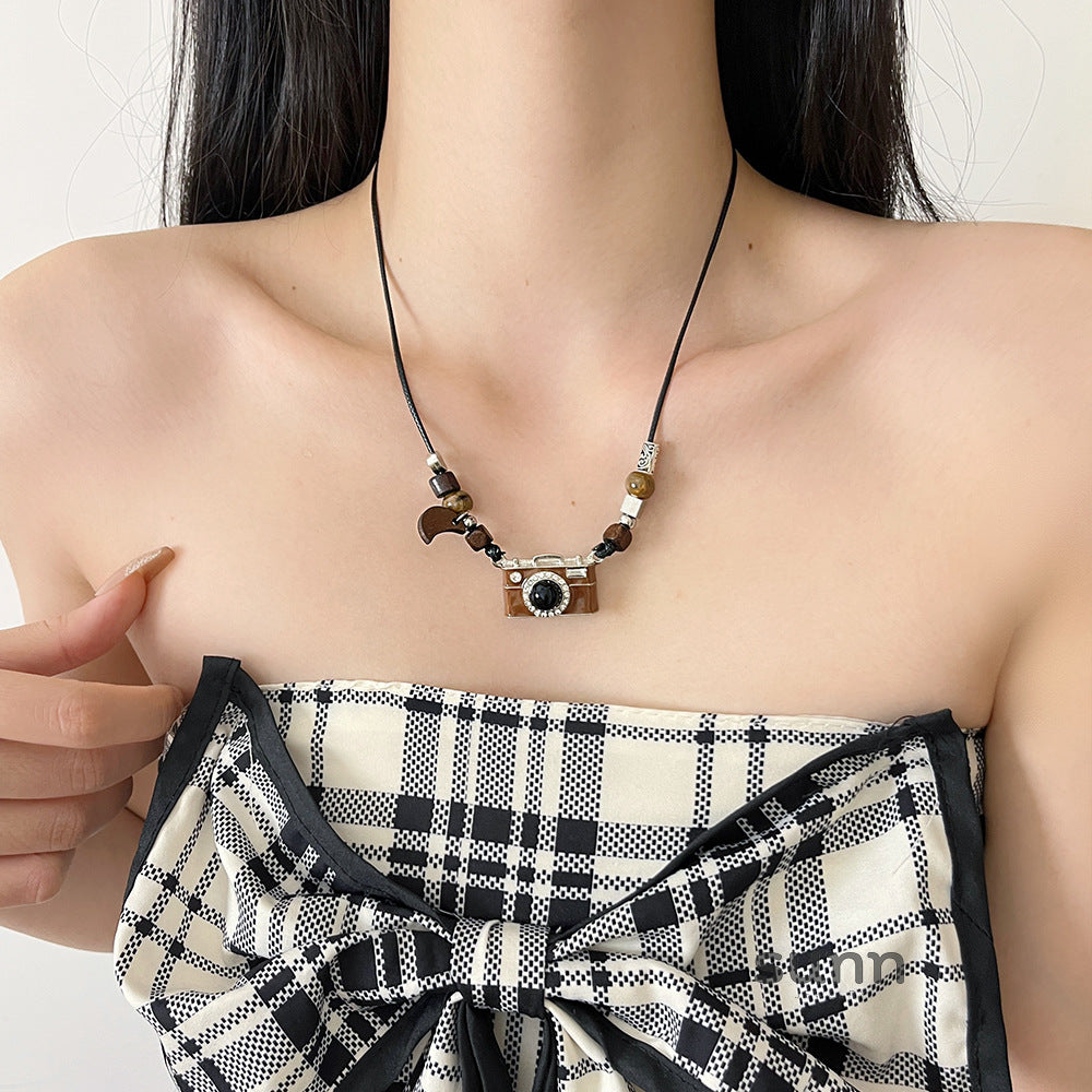 Maida Vintage Camera Necklace [H718UTLB]