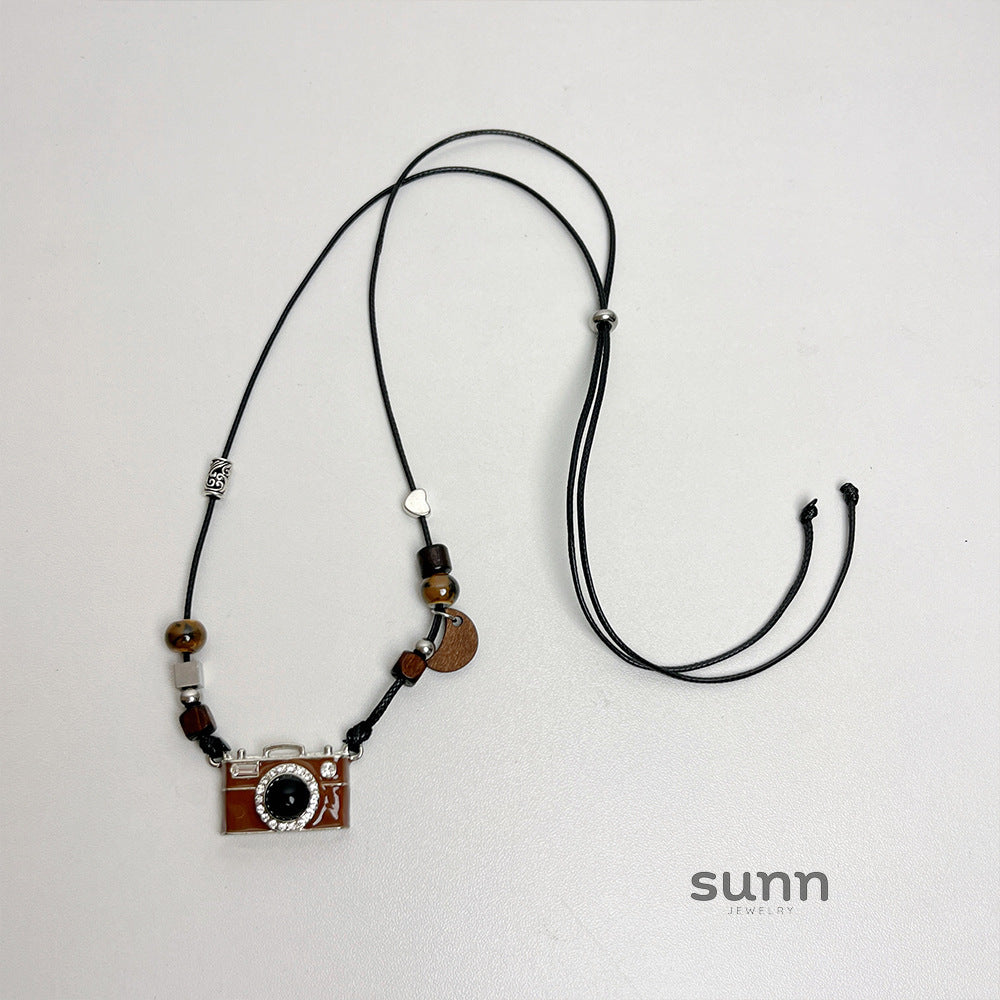 Maida Vintage Camera Necklace [M1NN8ITG]