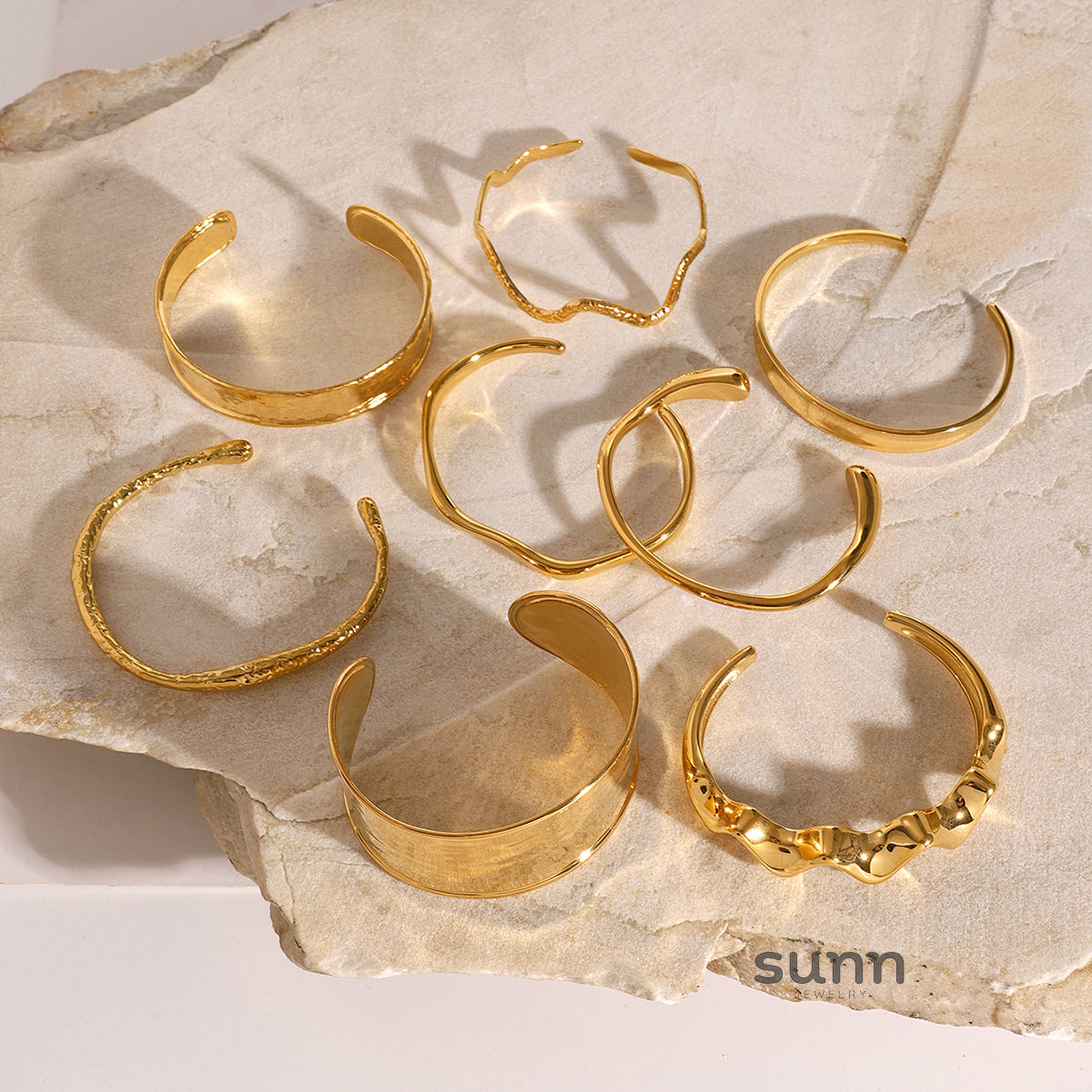 Maizey Asymmetric Gold Bangle [HGNJUVJS]