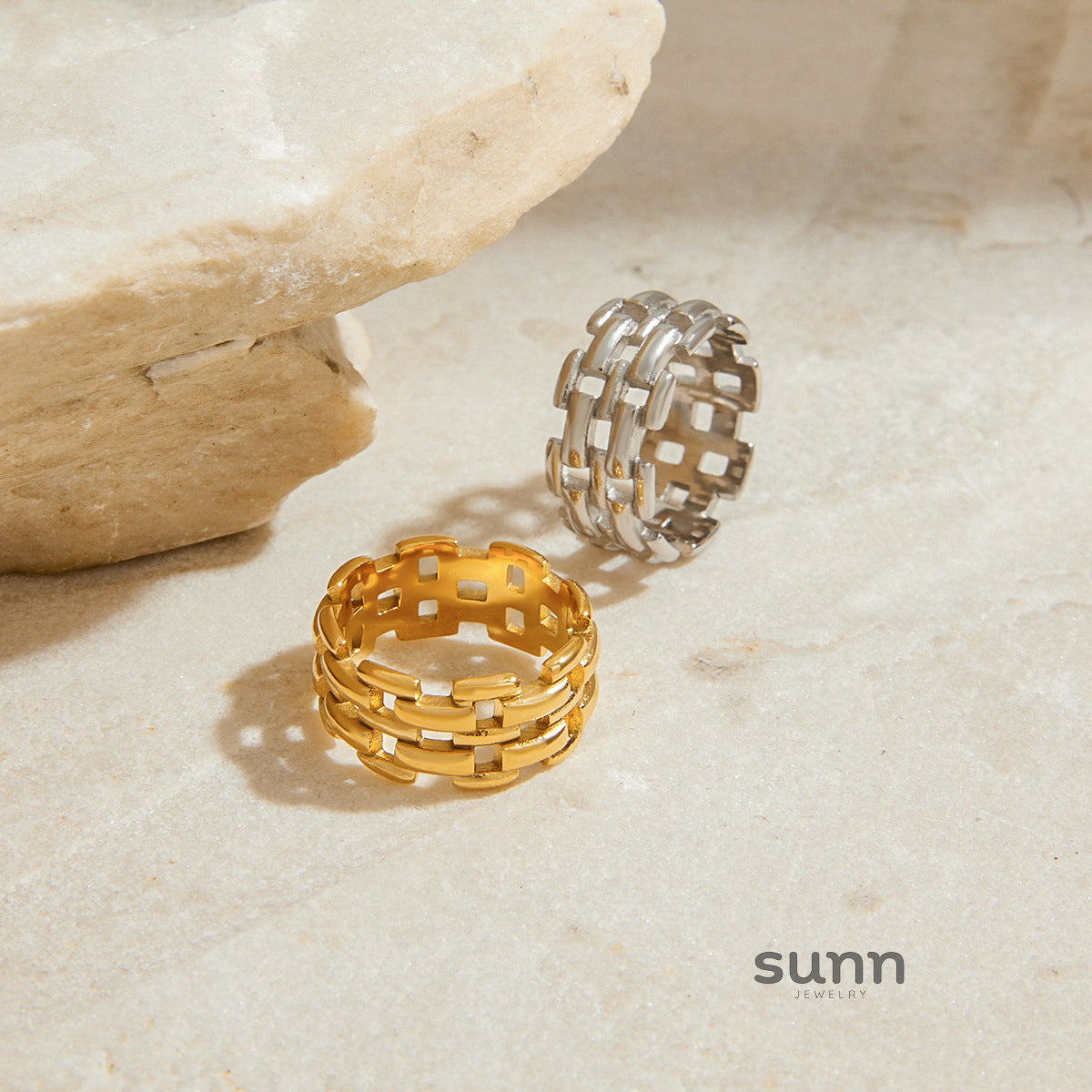 Maizy Sleek Stainless Band Ring [GQHOVQD4]