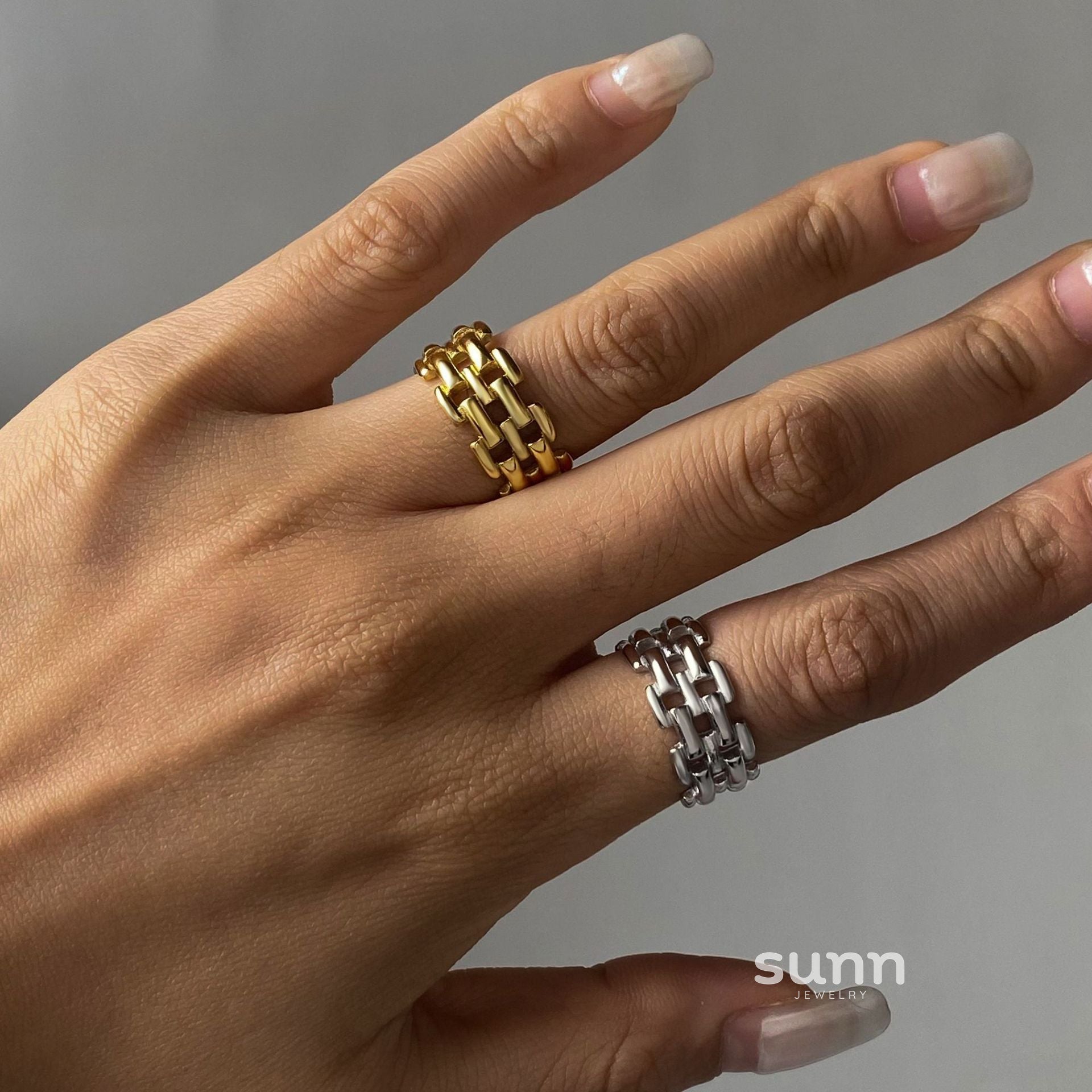 Maizy Sleek Stainless Band Ring [2599WFCU]