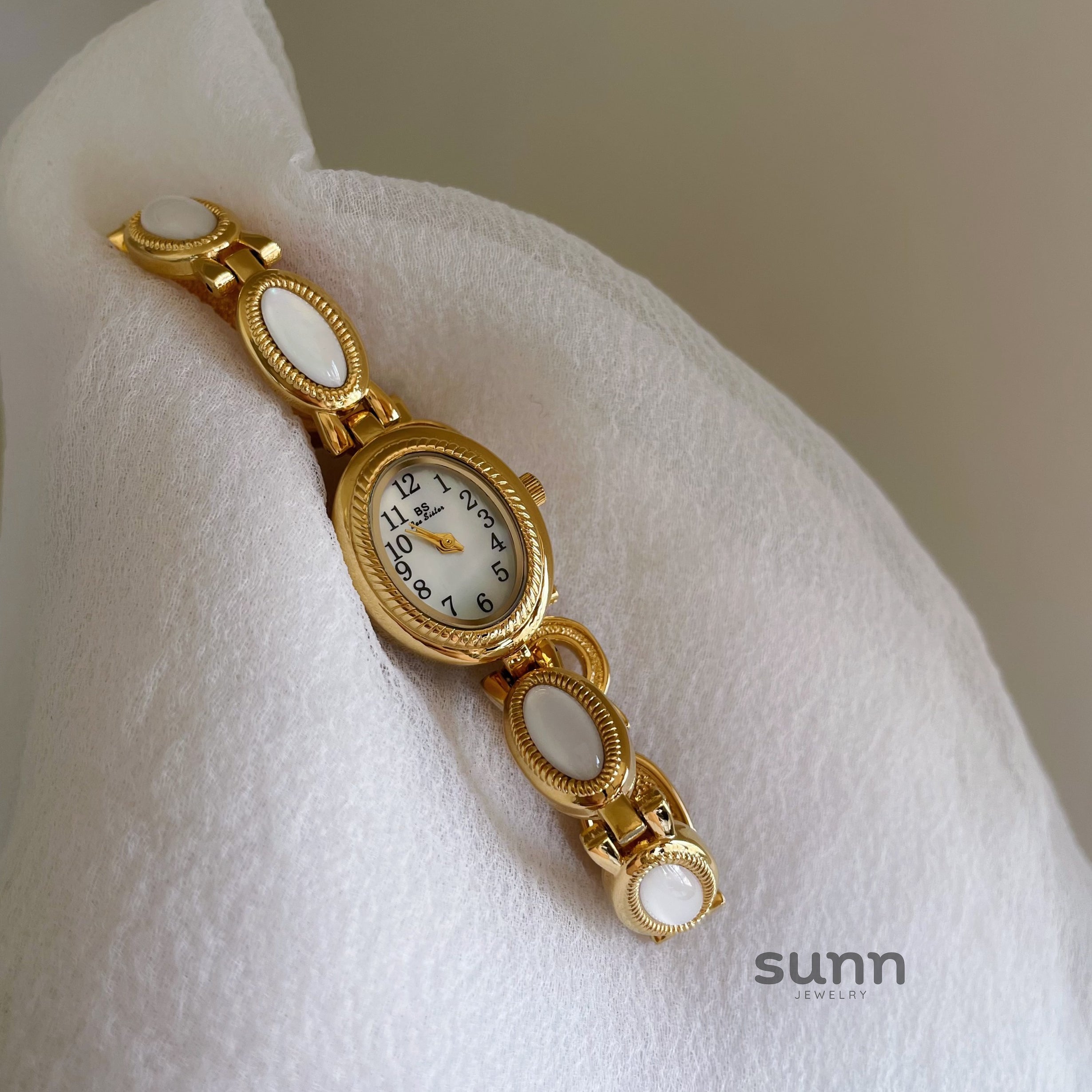 Makenzee Mother-of-Pearl Oval Wristwatch [DCHZ409Z]