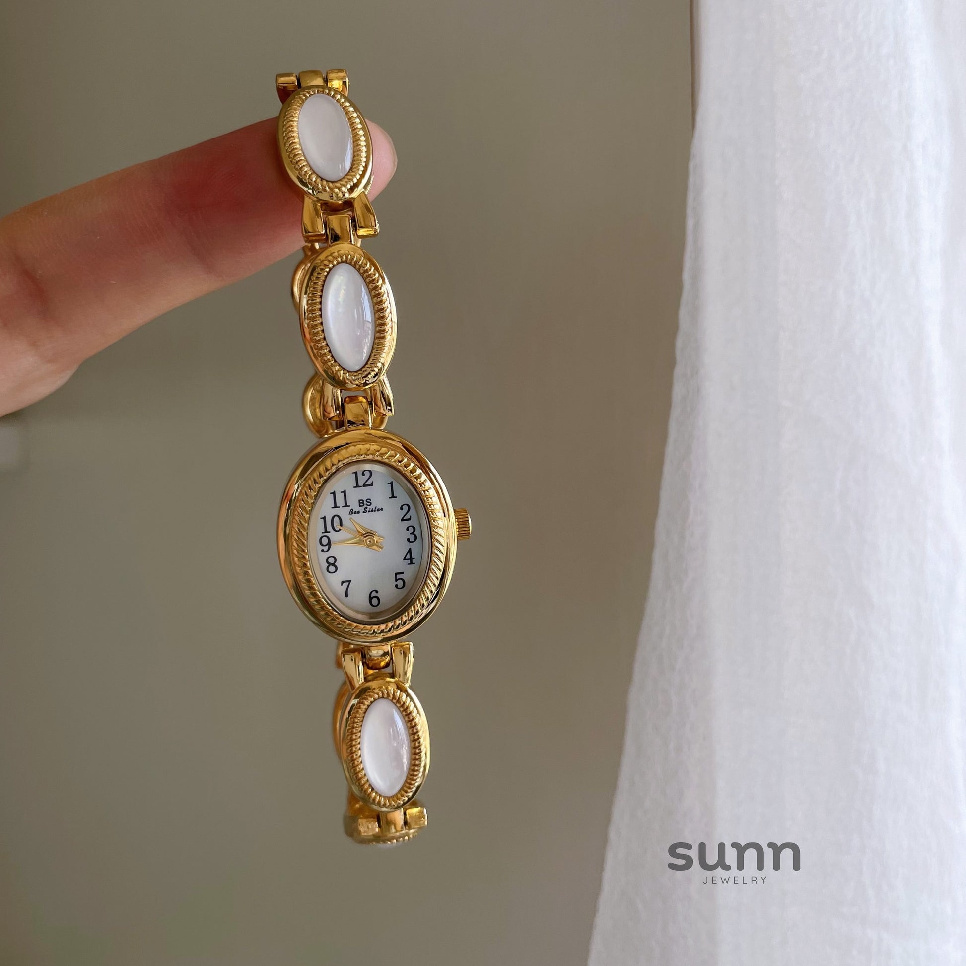 Makenzee Mother-of-Pearl Oval Wristwatch [M5ISR5J4]
