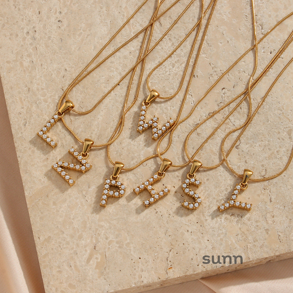 Makiah Letter Pearl Necklace [BDYASOVE]