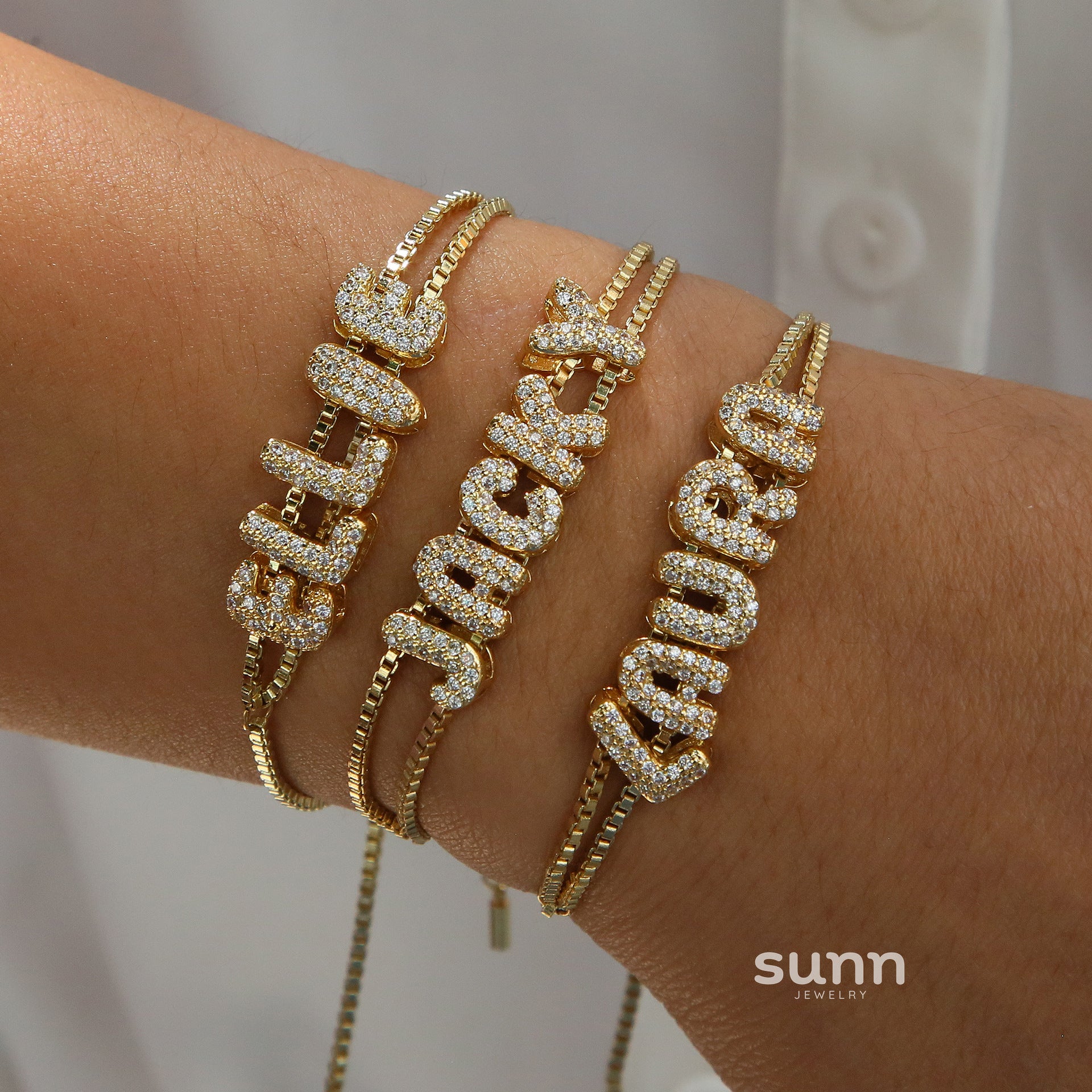 Makinley Bubble Letter Charm [KVR2YWDX]