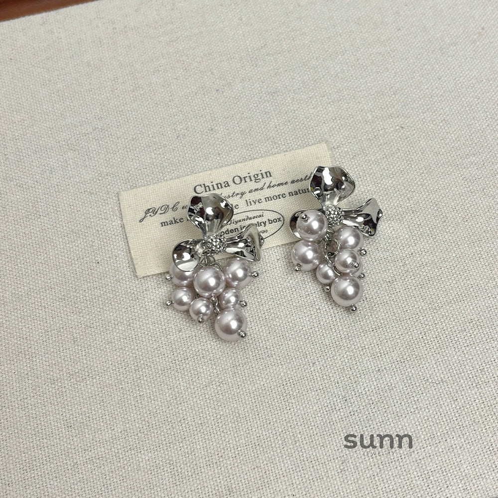Makinley Pearl Cluster Stud Earrings [ZI0U0WPX]
