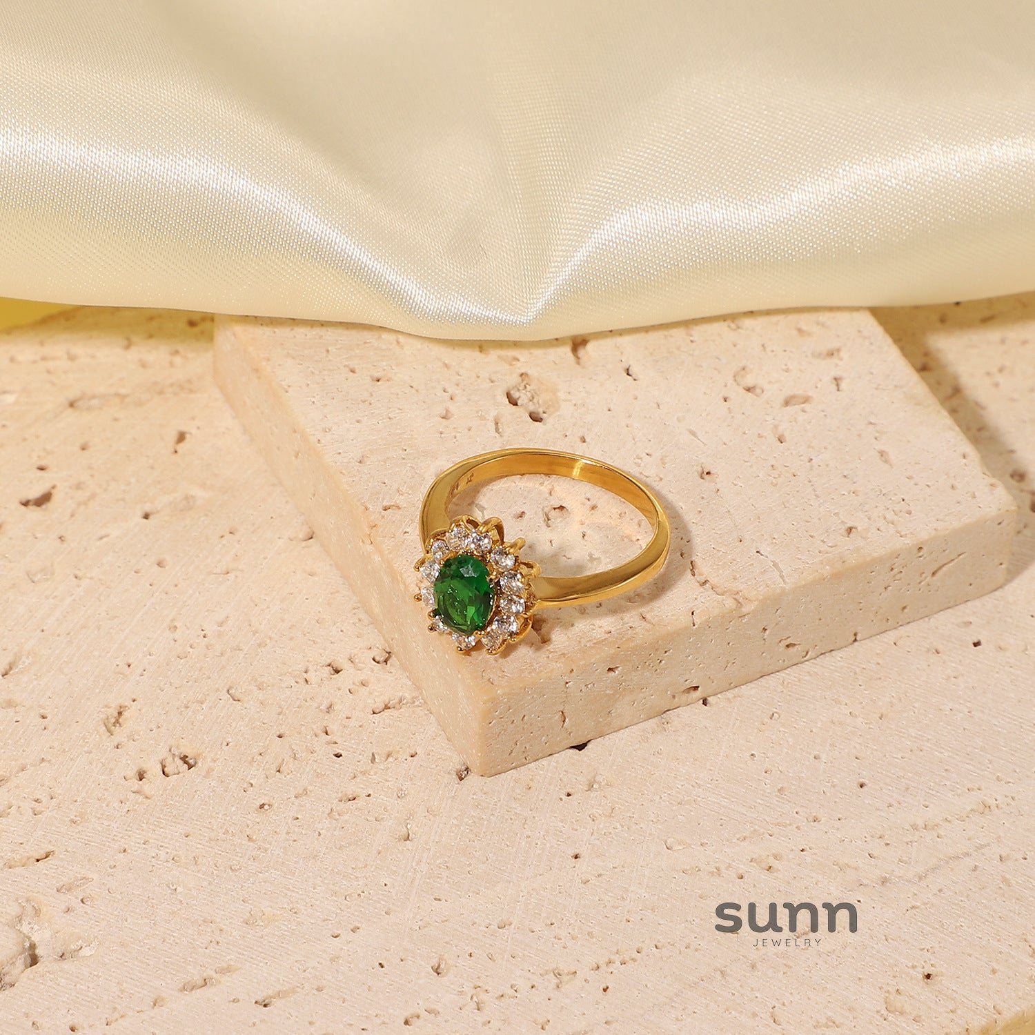 Makiyah Green Zircon Ring [QCZ7VZGR]