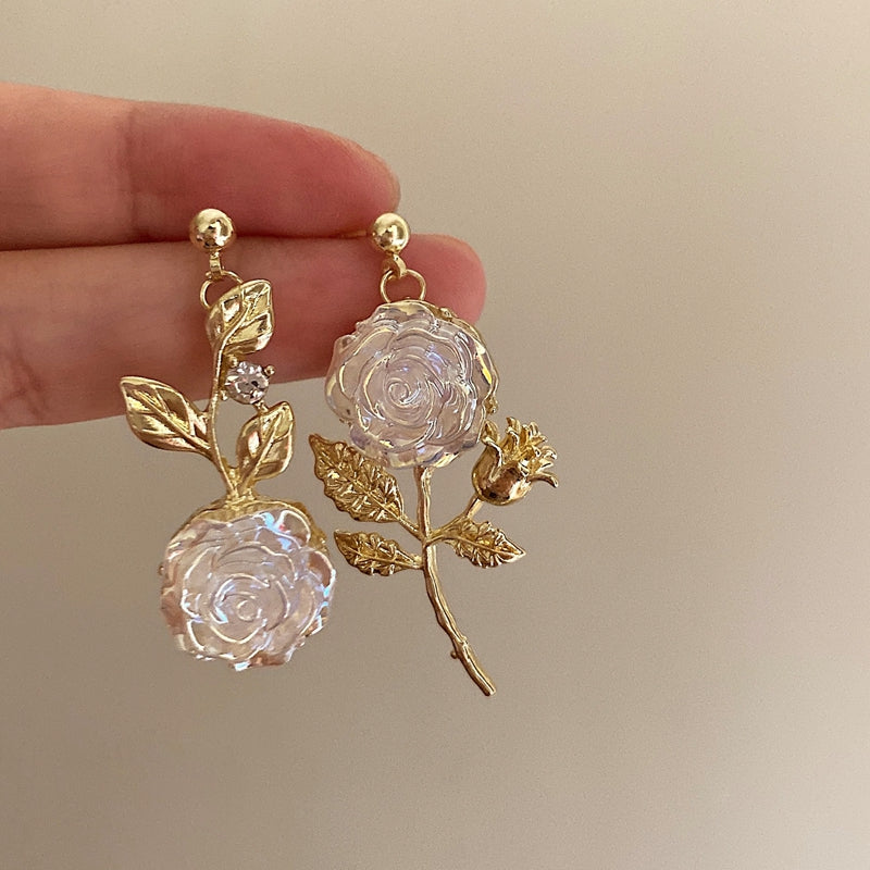 Makyla Golden Rose Earrings [LKKR5GLR]