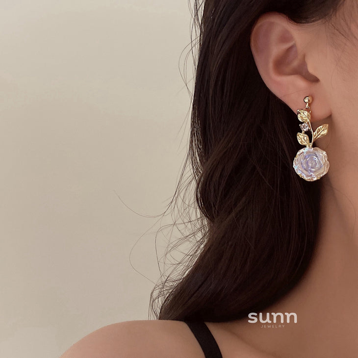Makyla Golden Rose Earrings [LSY31HG5]