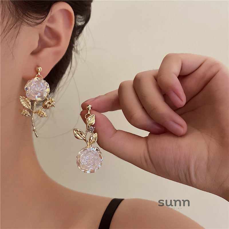 Makyla Golden Rose Earrings [LKKR5GLR]