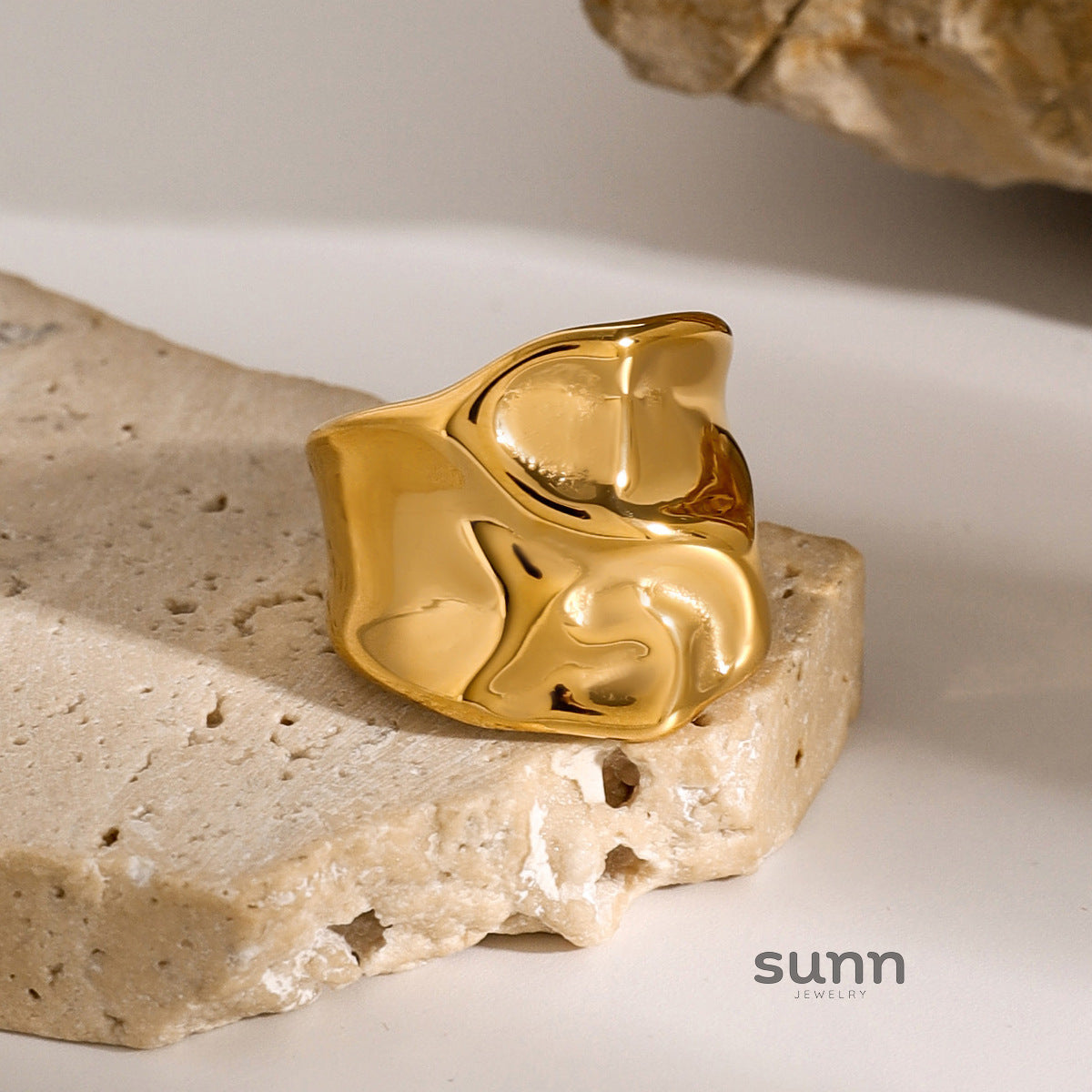Malaika Hammered Open Ring [HWTES3BU]