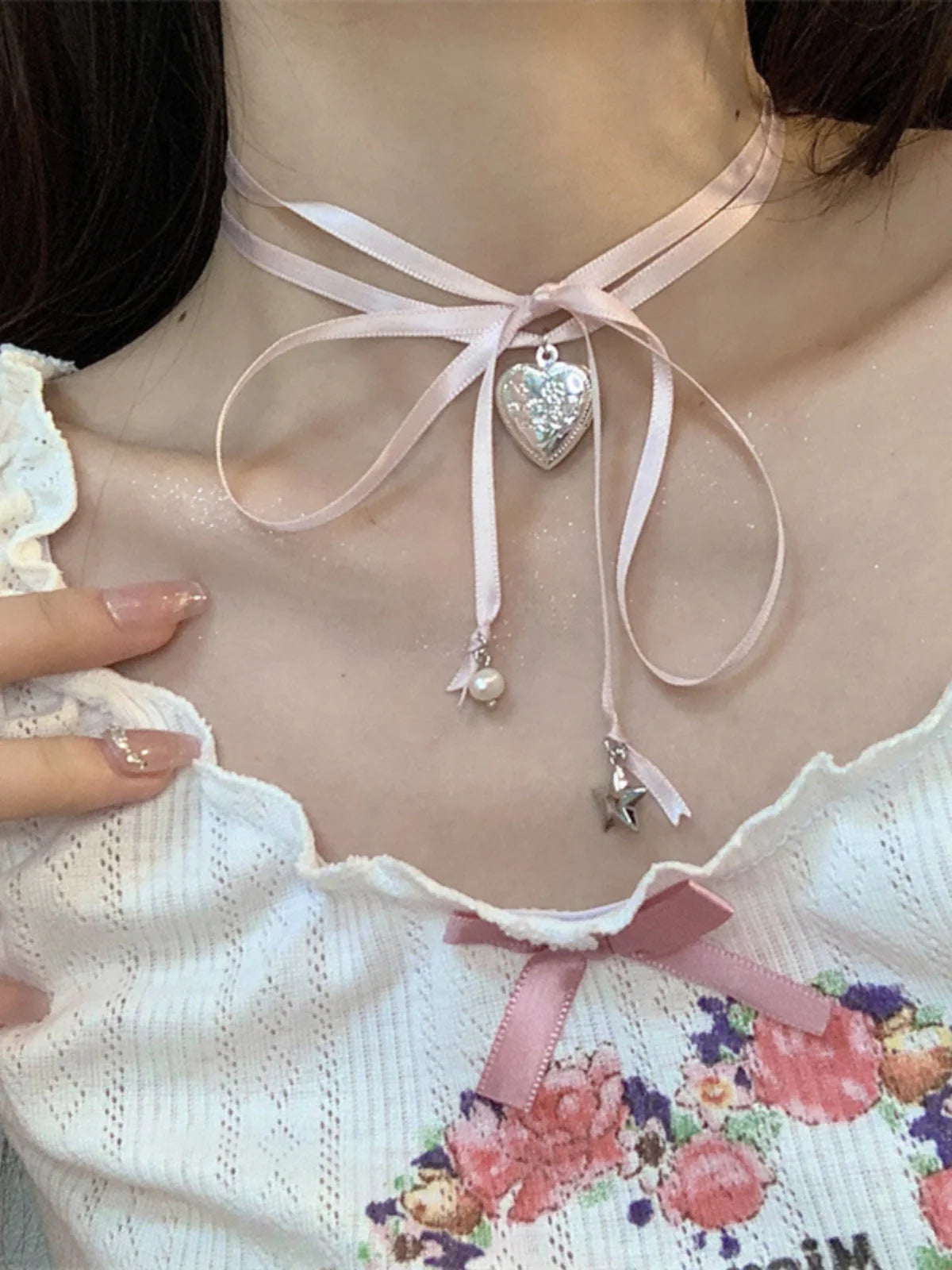 Malaiyah Dainty Heart Choker