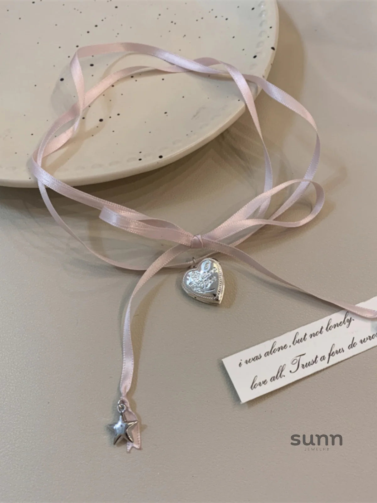Malaiyah Dainty Heart Choker