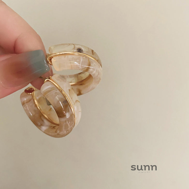 Malaiyah Translucent Drop Earrings [UCVM7XXN]