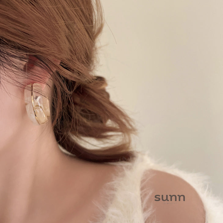 Malaiyah Translucent Drop Earrings [KRLGXNLI]